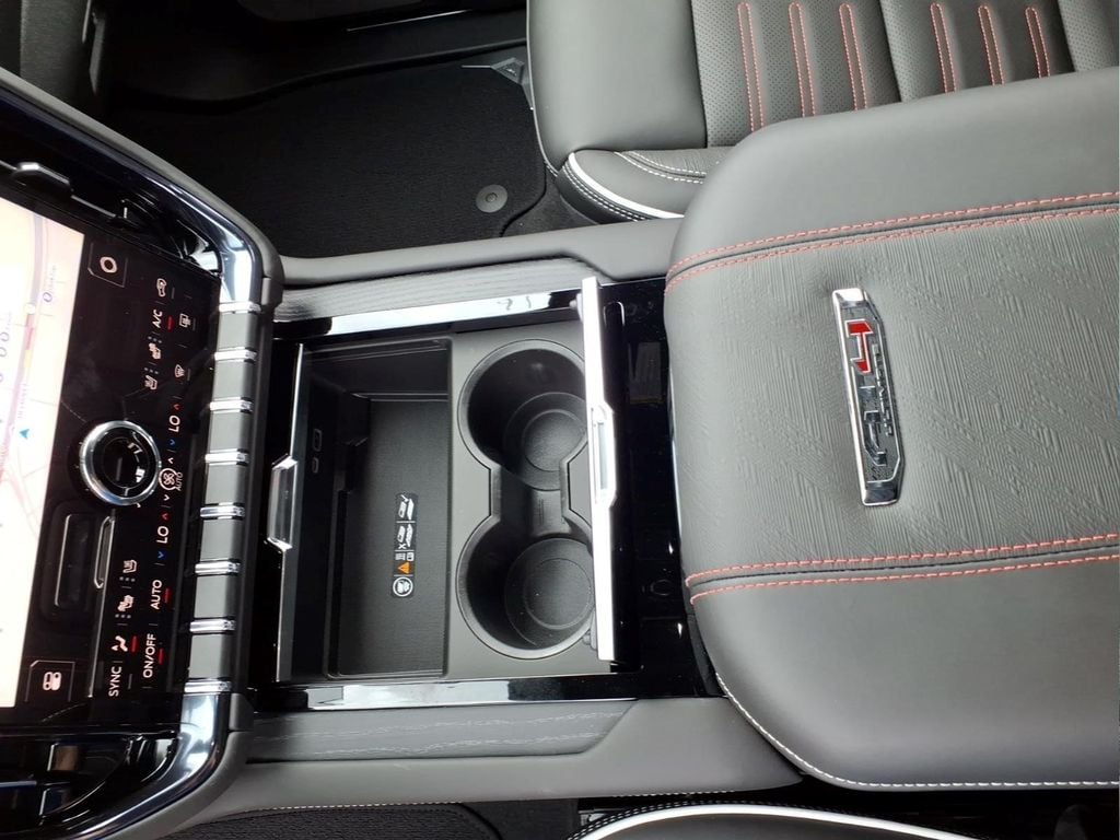 2026 GMC Yukon AT4 Ultimate - Photo 25