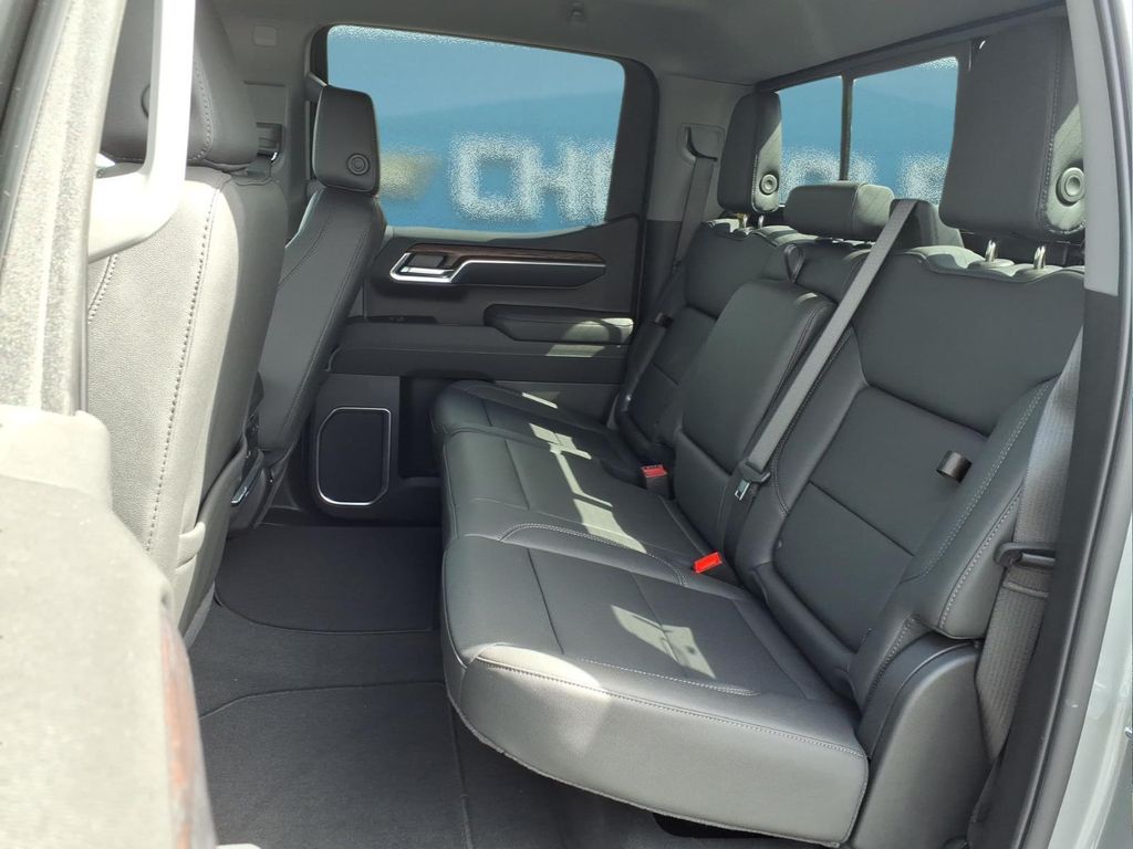 2026 GMC Sierra 1500 SLT - Photo 9