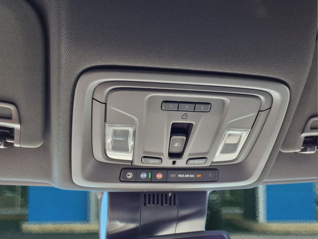 2026 GMC Sierra 1500 SLT - Photo 22