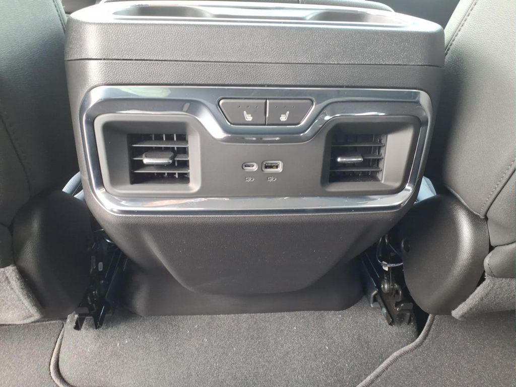 2026 GMC Sierra 1500 SLT - Photo 10