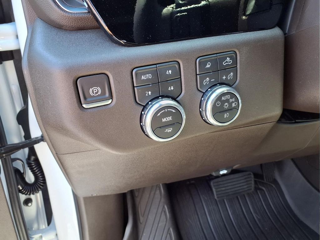 2026 GMC Sierra 1500 SLT - Photo 15