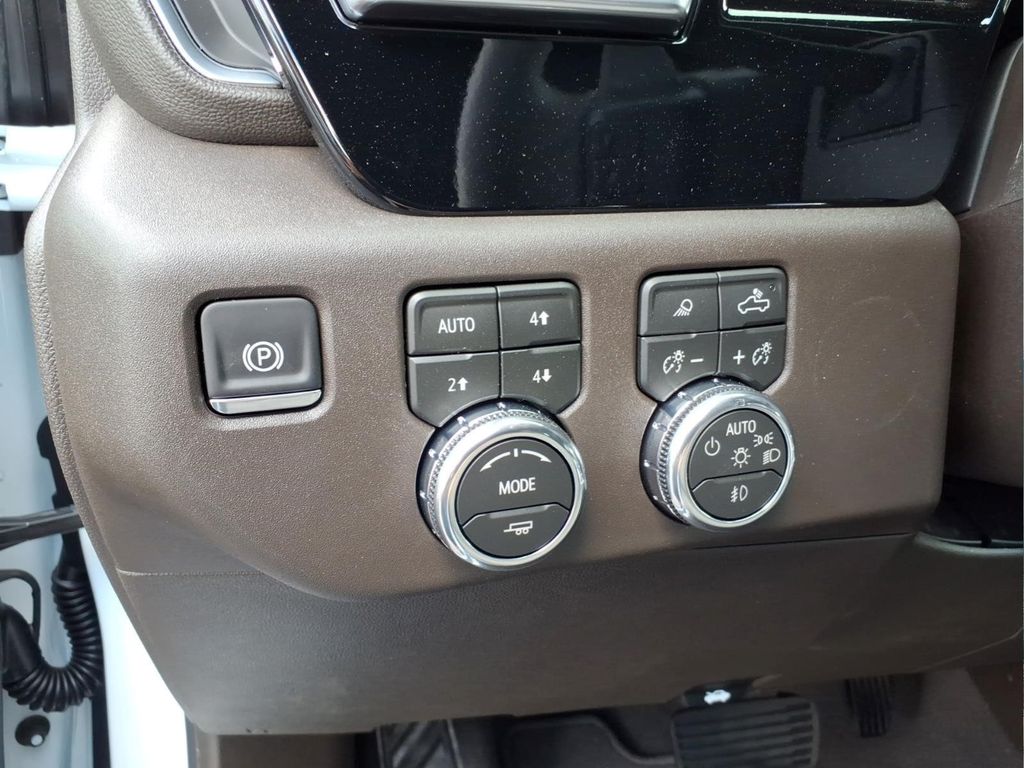 2026 GMC Sierra 1500 SLT - Photo 15