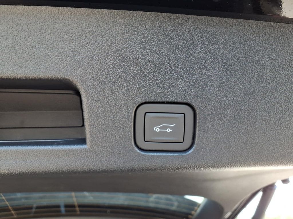 2026 GMC Acadia Elevation - Photo 11