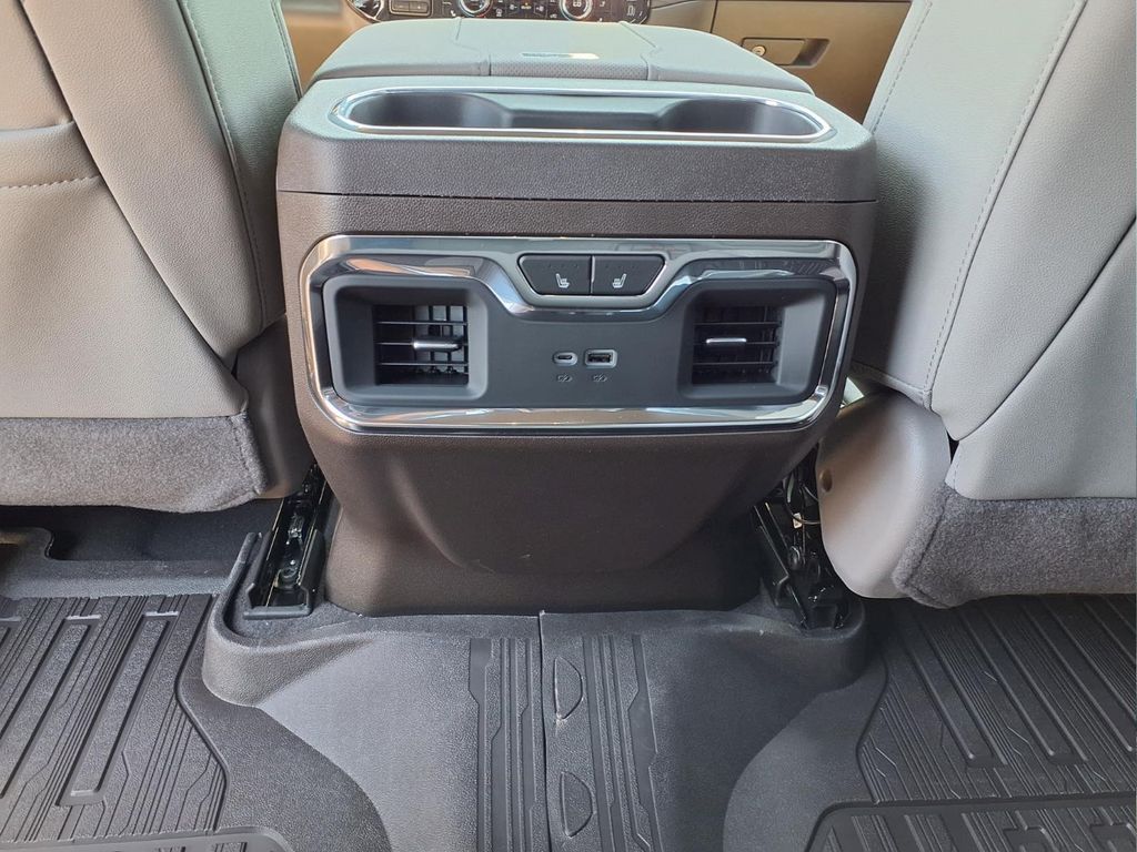 2026 GMC Sierra 1500 SLT - Photo 10