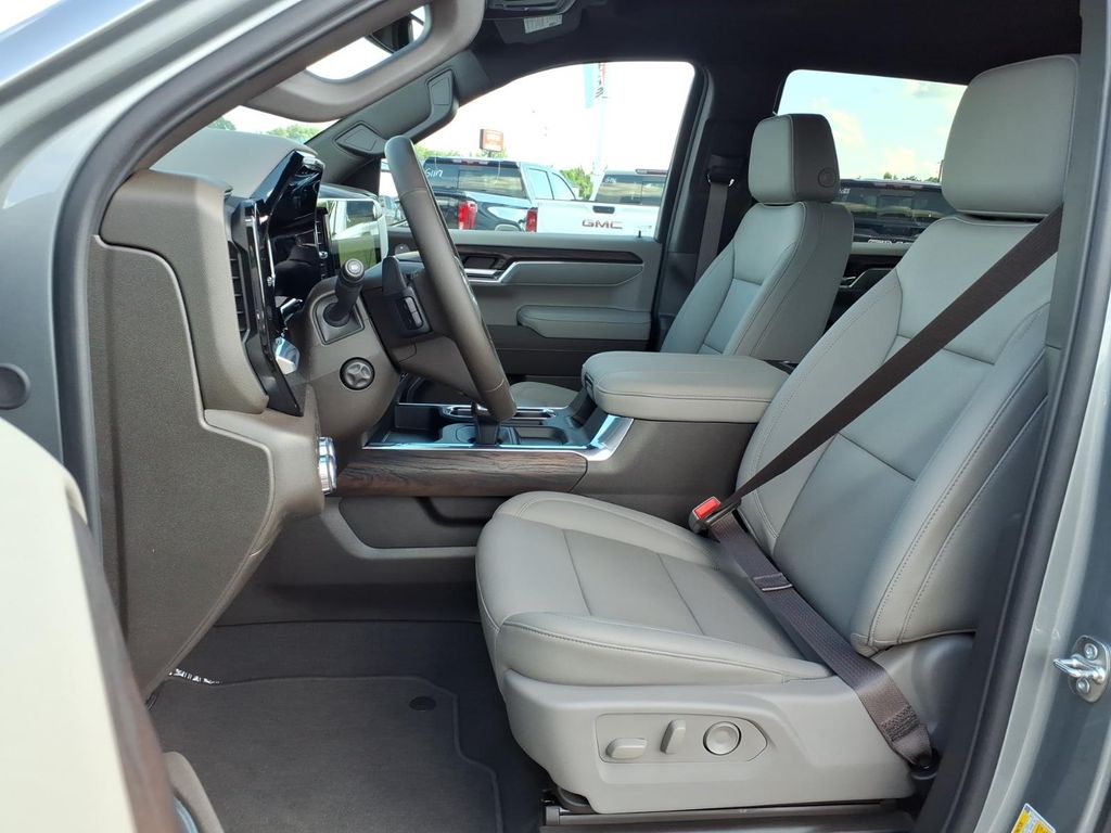 2026 GMC Sierra 1500 SLT - Photo 14