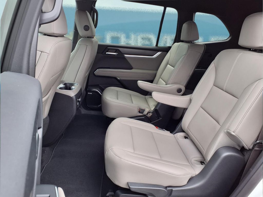2026 GMC Acadia Elevation - Photo 11