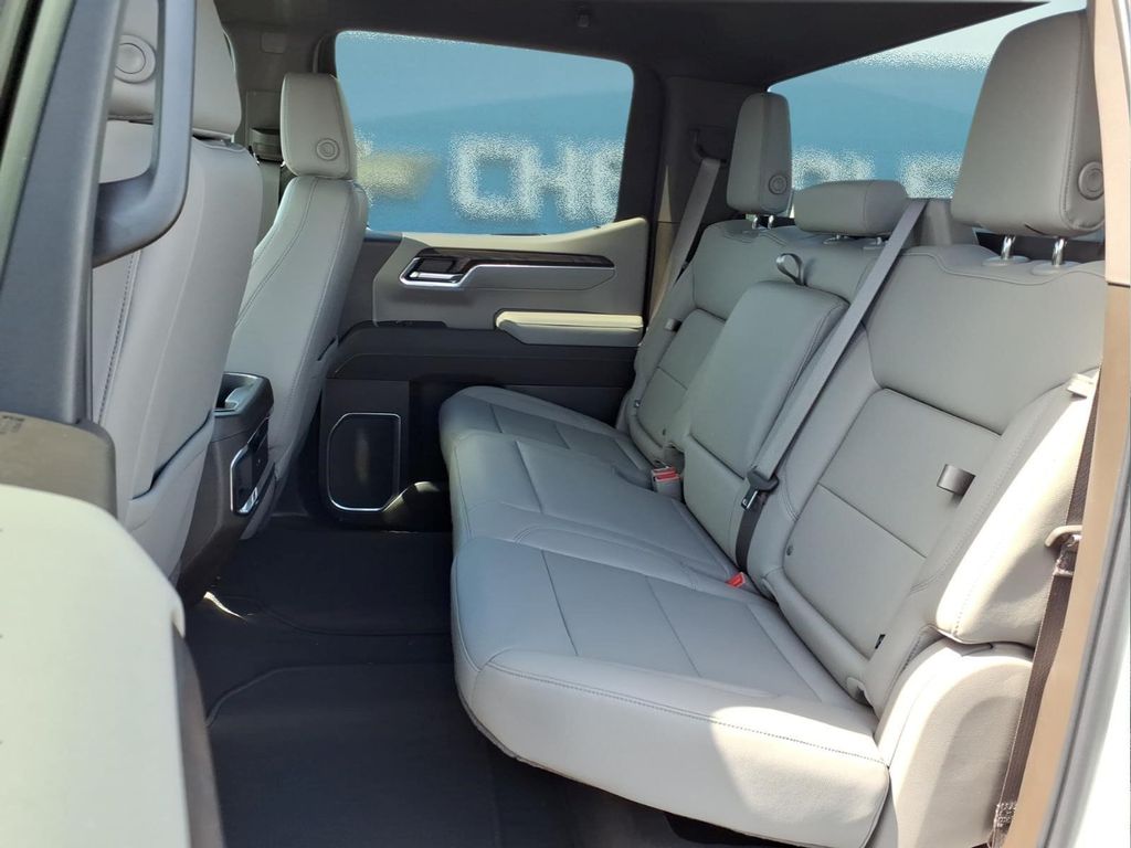 2026 GMC Sierra 1500 SLT - Photo 9
