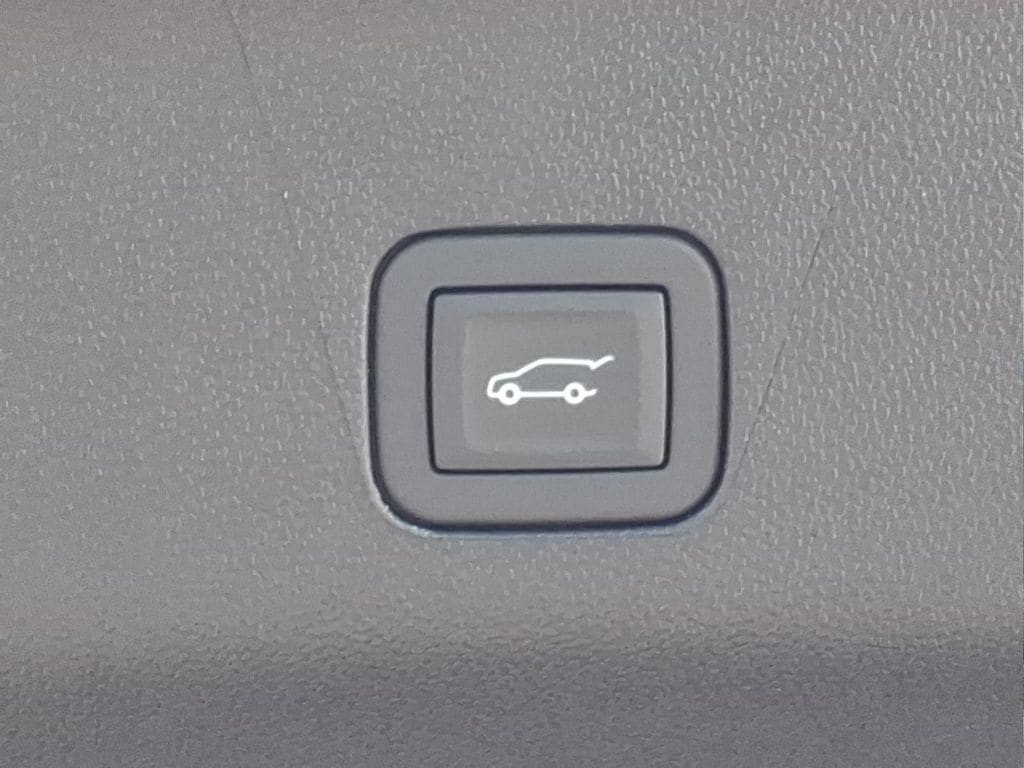 2026 GMC Yukon AT4 Ultimate - Photo 11