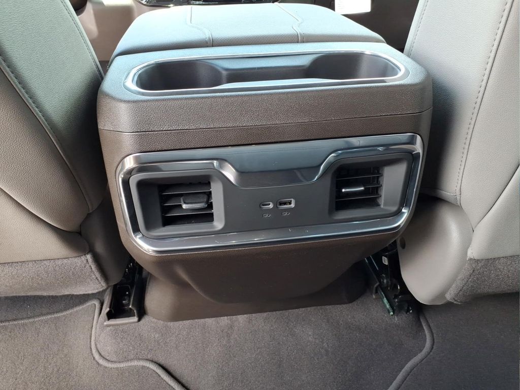 2026 GMC Sierra 1500 SLT - Photo 10