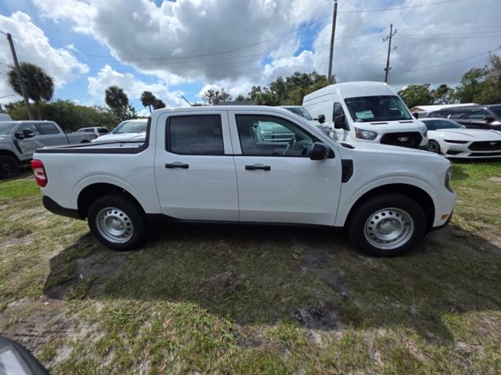 New 2025 Ford Maverick XL Truck SuperCrew