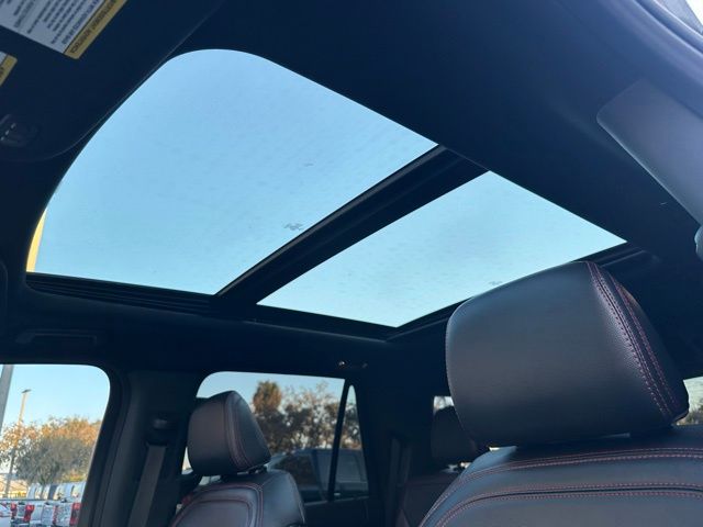 2022 Ford Expedition Limited photo 2