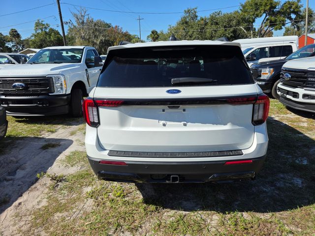 2026 Ford Explorer ST-Line photo 4