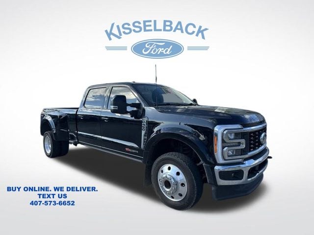 2023 Ford F-450 Super Duty Lariat's photo