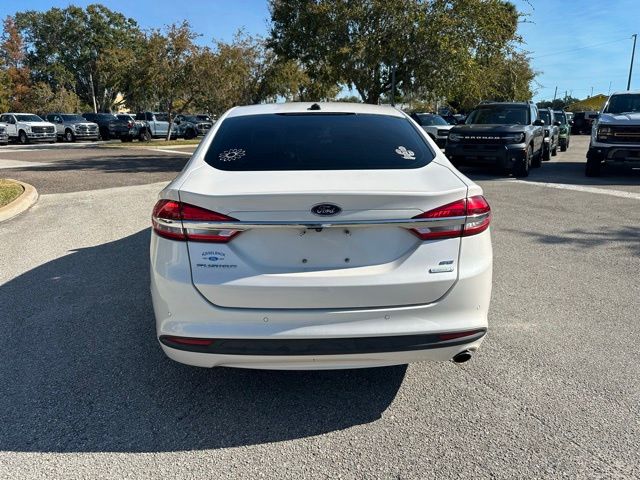 2017 Ford Fusion SE photo 4