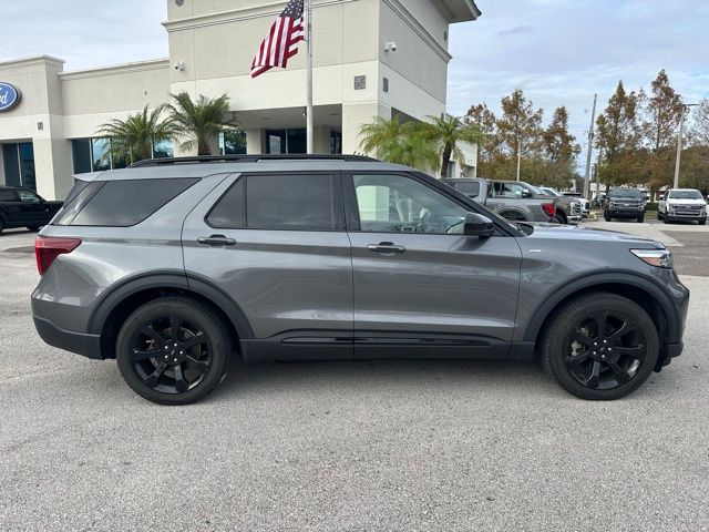 2022 Ford Explorer ST-Line photo 3