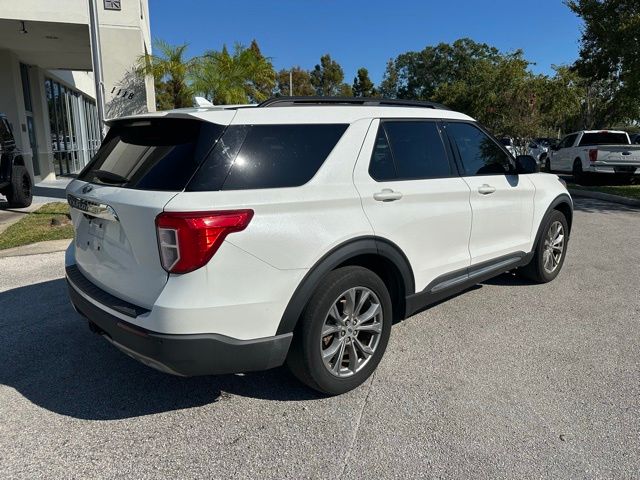 2022 Ford Explorer XLT photo 2