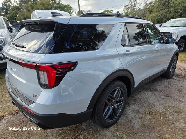2026 Ford Explorer ST photo 3