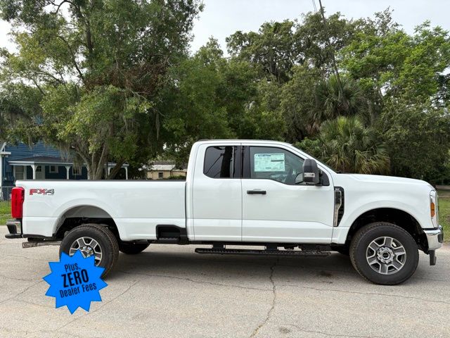 2025 Ford F-350 XLT photo 2