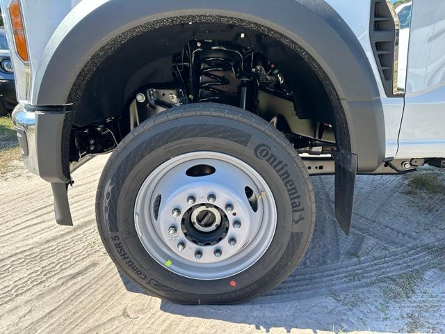 2025 Ford F-450 Super Duty Chassis Cab XL - Photo 23
