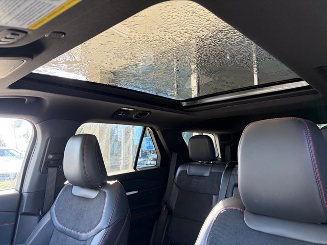 2026 Ford Explorer ST photo 2