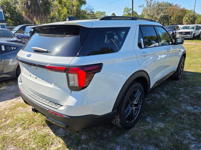 2026 Ford Explorer ST-Line photo 3