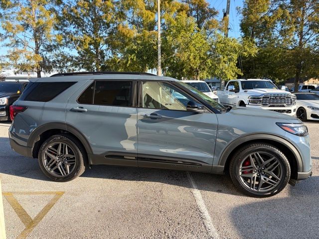 2026 Ford Explorer ST photo 3