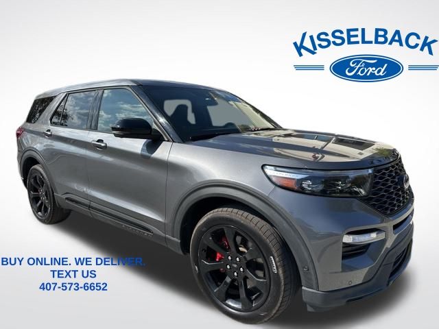 2022 Ford Explorer ST's photo