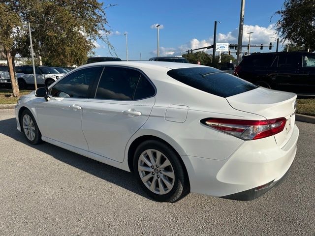 2018 Toyota Camry SE XLE photo 4