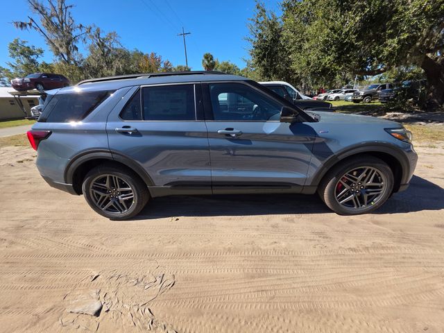 2026 Ford Explorer ST-Line photo 2