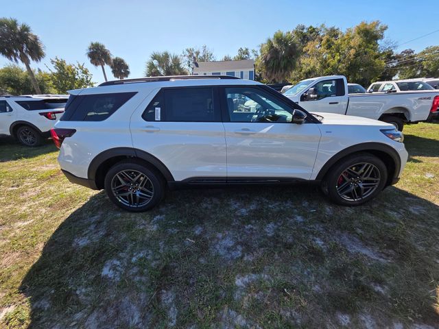 2026 Ford Explorer ST-Line photo 2