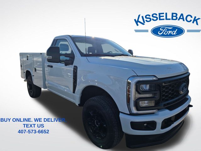 2025 Ford F-350 Super Duty XL's photo