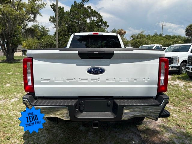 2025 Ford F-350 XLT photo 4