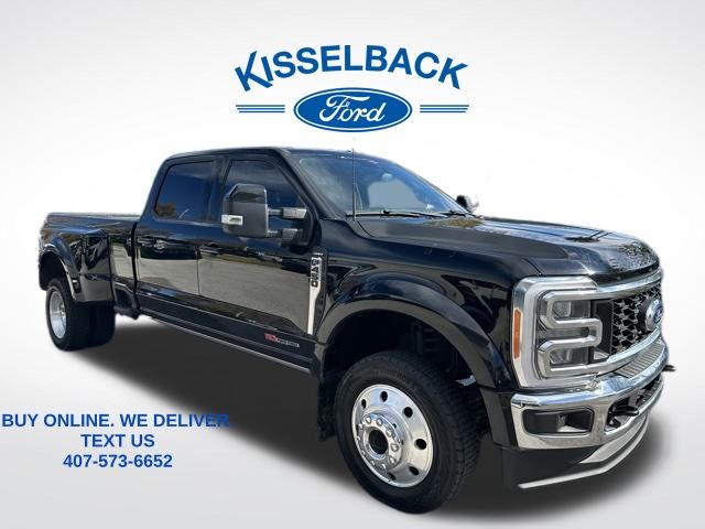 2023 Ford F-450 Super Duty Lariat's photo