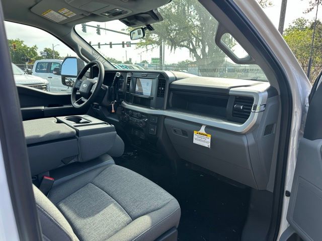 2025 Ford F-350 Super Duty XL - Photo 10