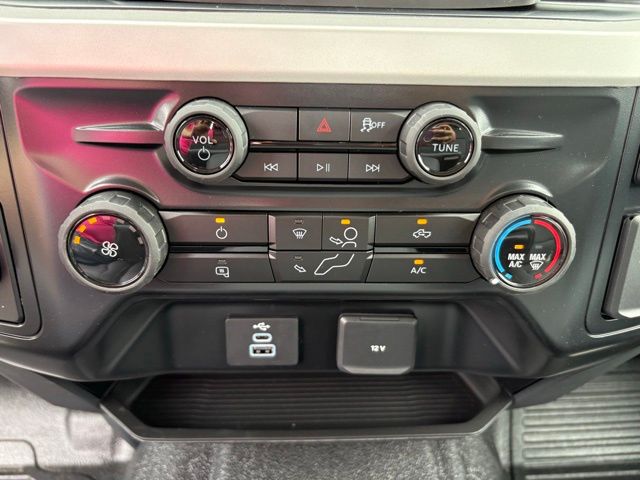 2026 Ford F-350 Super Duty XL - Photo 17