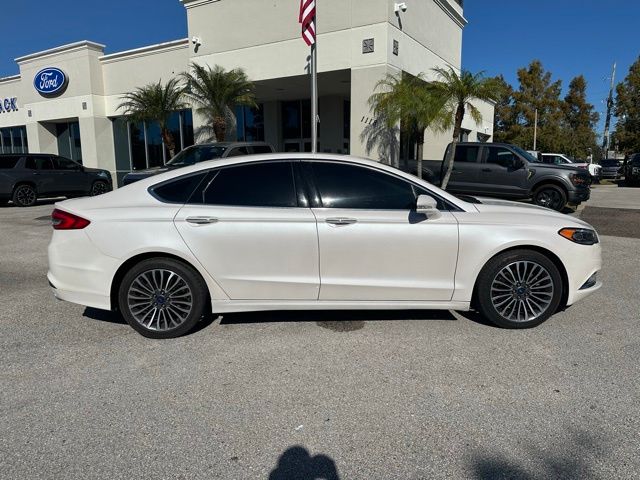 2017 Ford Fusion SE photo 2