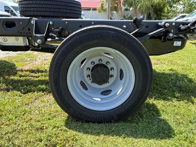 2026 Ford F-450 Super Duty Chassis Cab XL - Photo 24