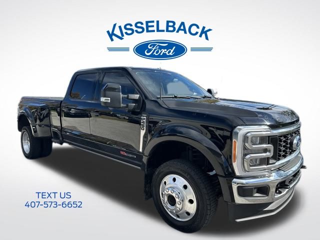 2023 Ford F-450 Super Duty Lariat's photo