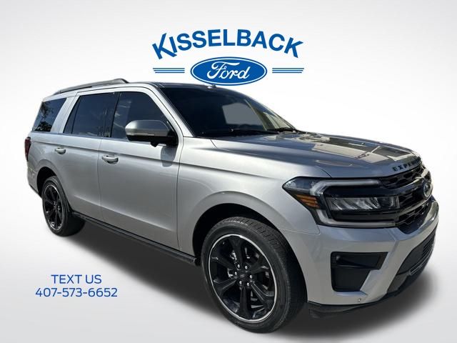 2022 Ford Expedition Limited's photo