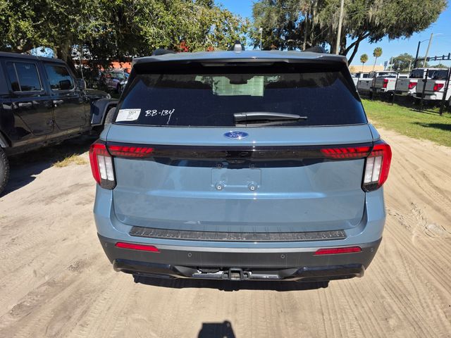 2026 Ford Explorer ST-Line photo 4