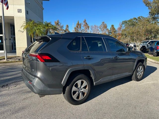 2019 Toyota RAV4 LE photo 3