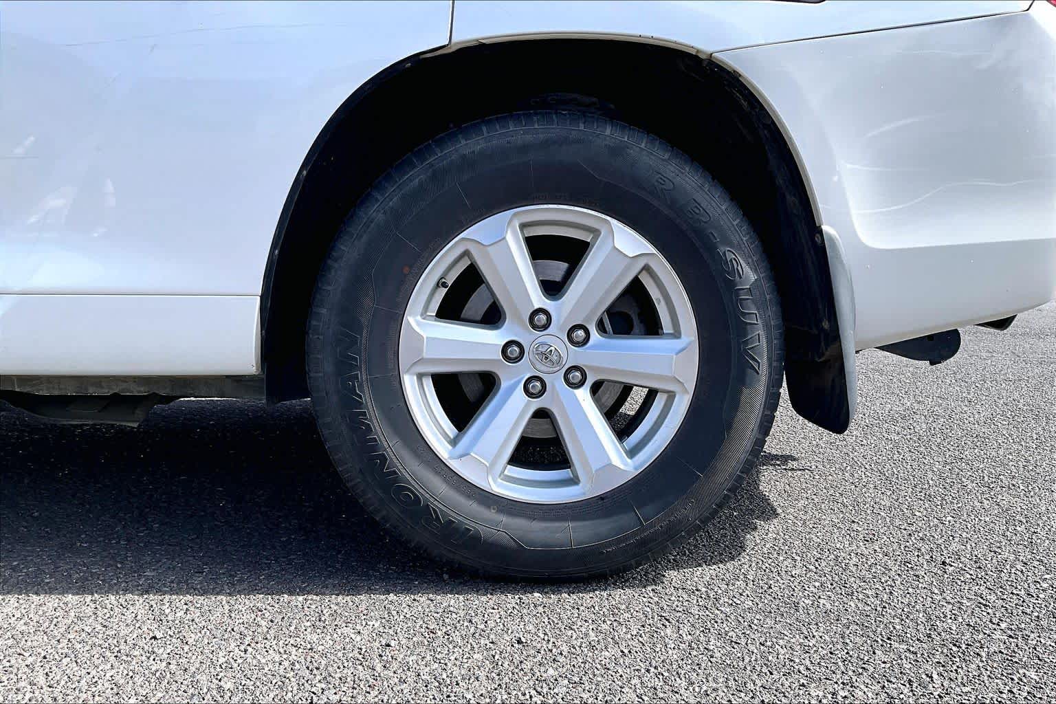 Thumbnail: 2010 Toyota Highlander - 35