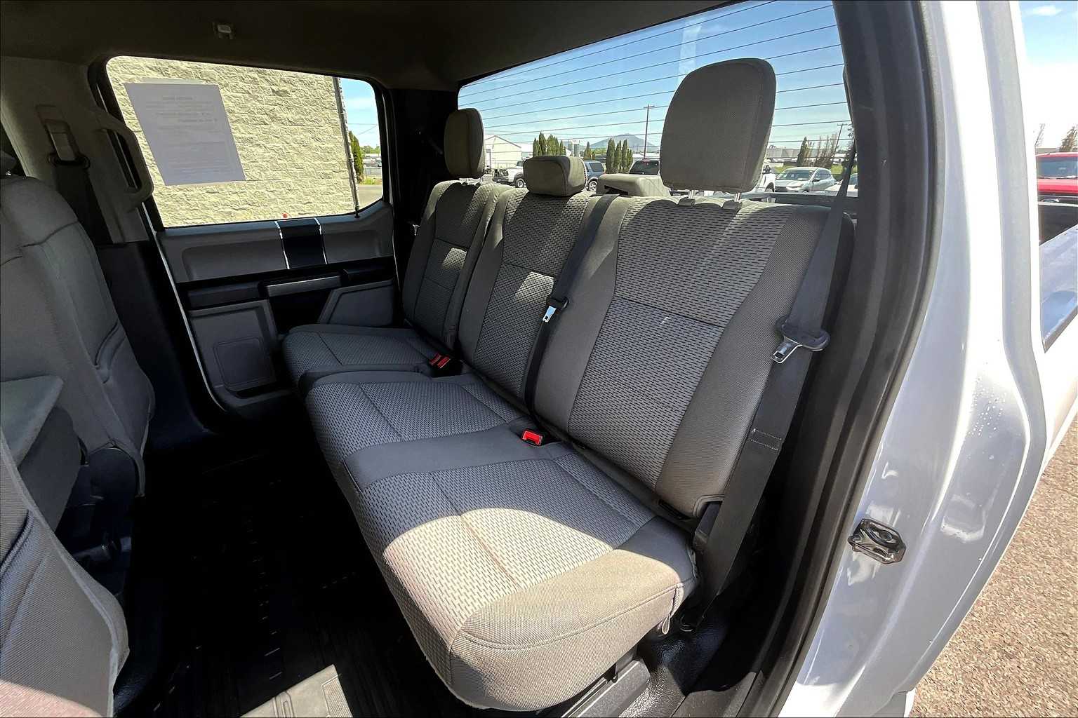 2022 Ford F-350 XLT 29