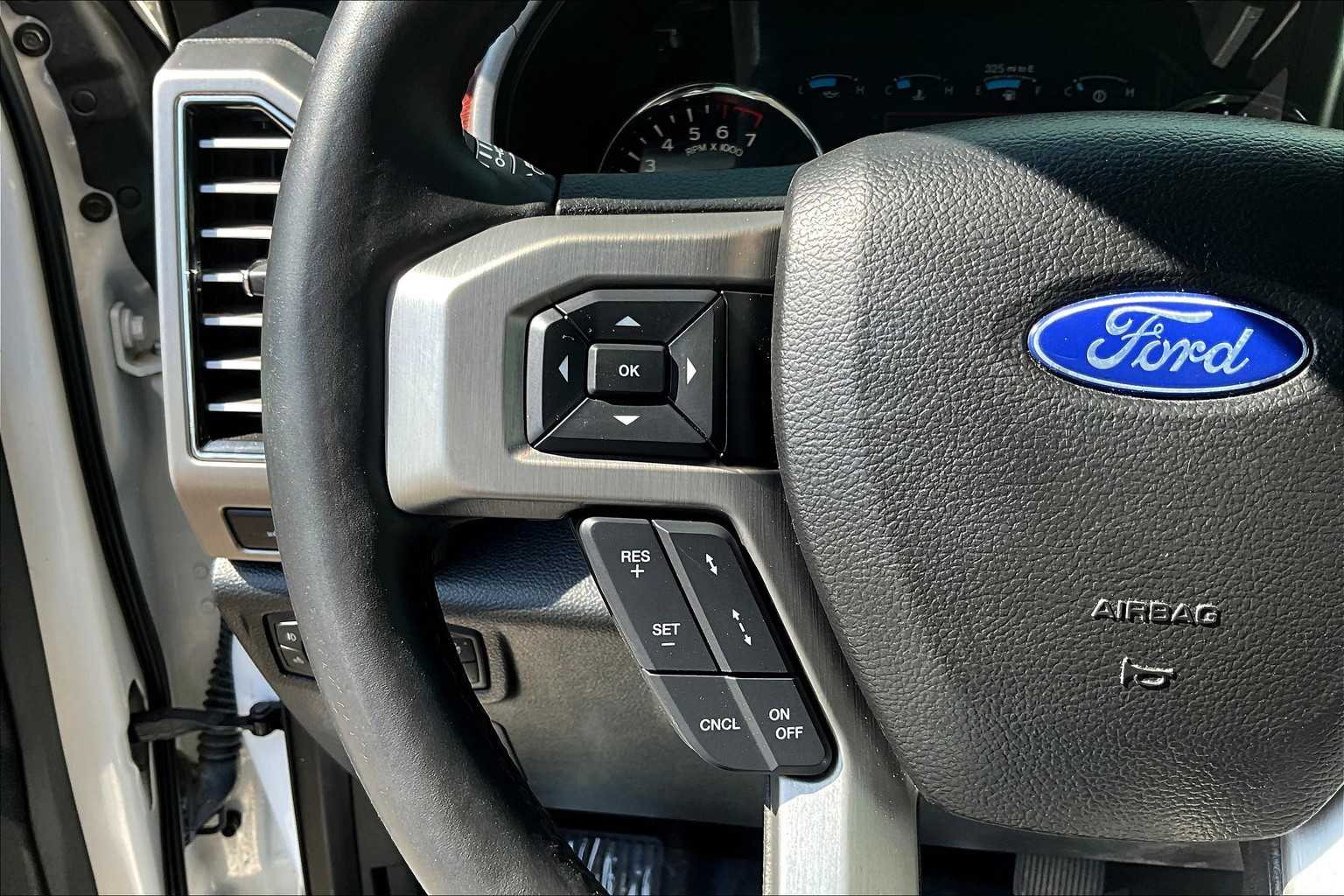 2018 Ford F-150 Platinum 24