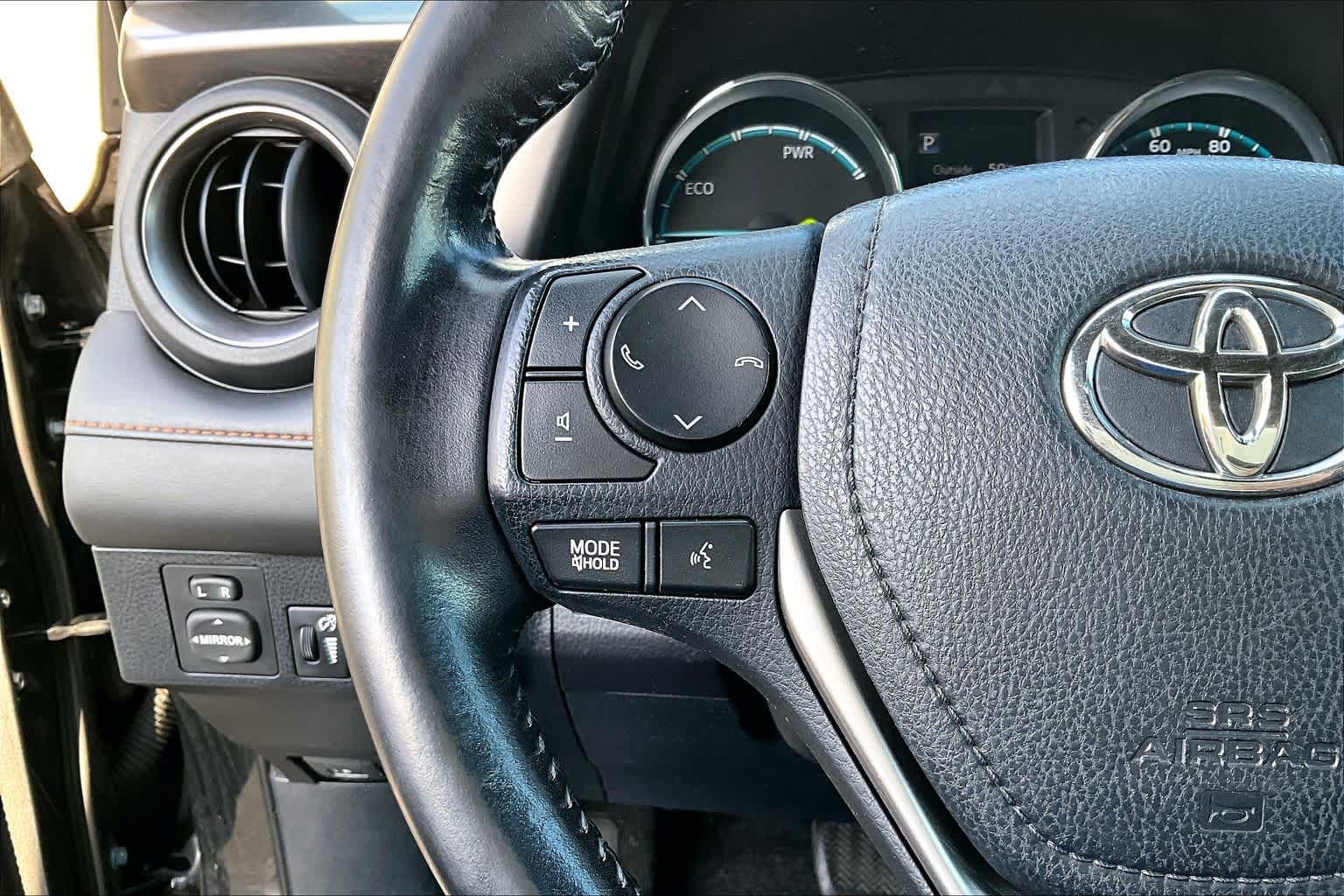 Thumbnail: 2017 Toyota RAV4 - 24