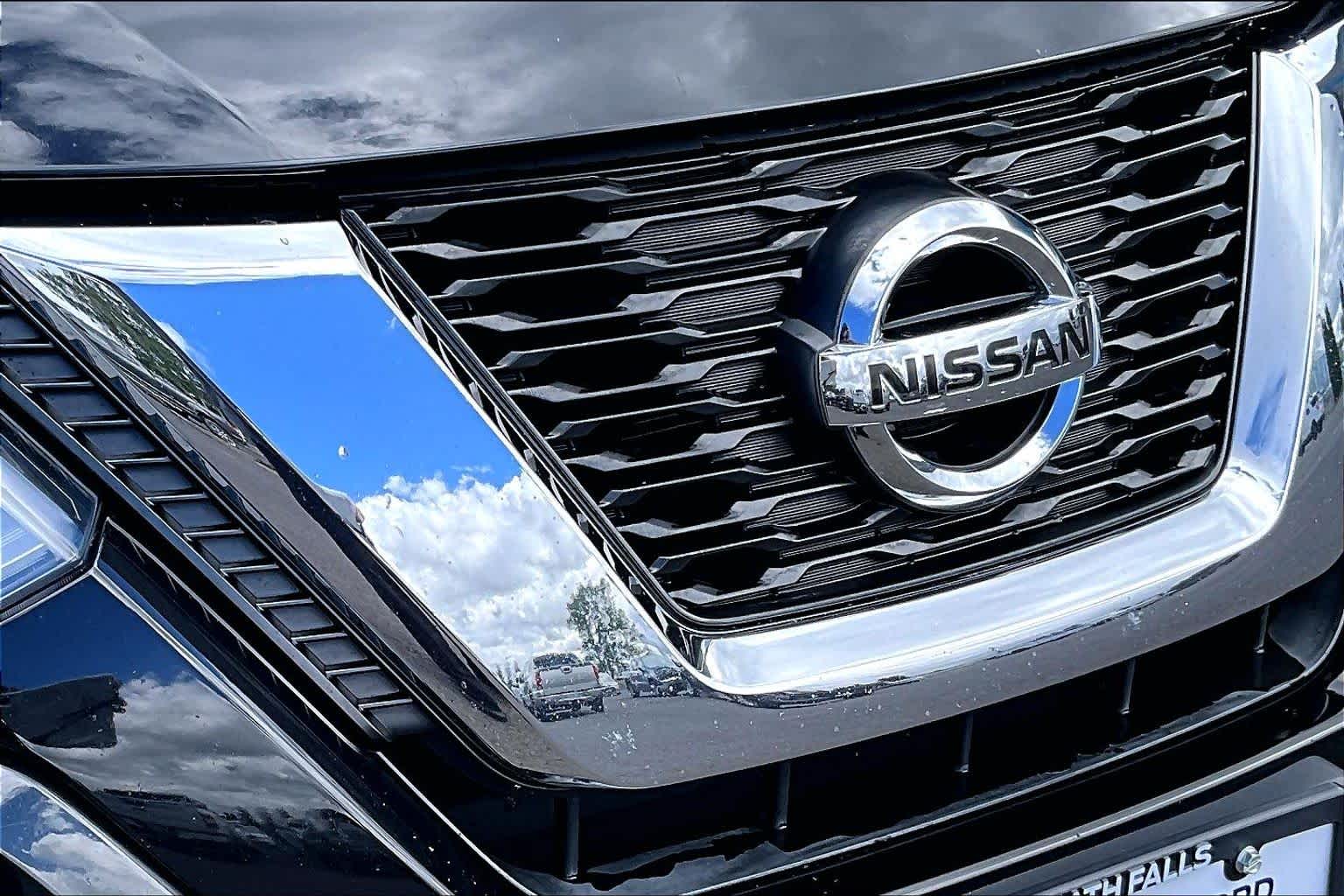 Thumbnail: 2017 Nissan Rogue - 33