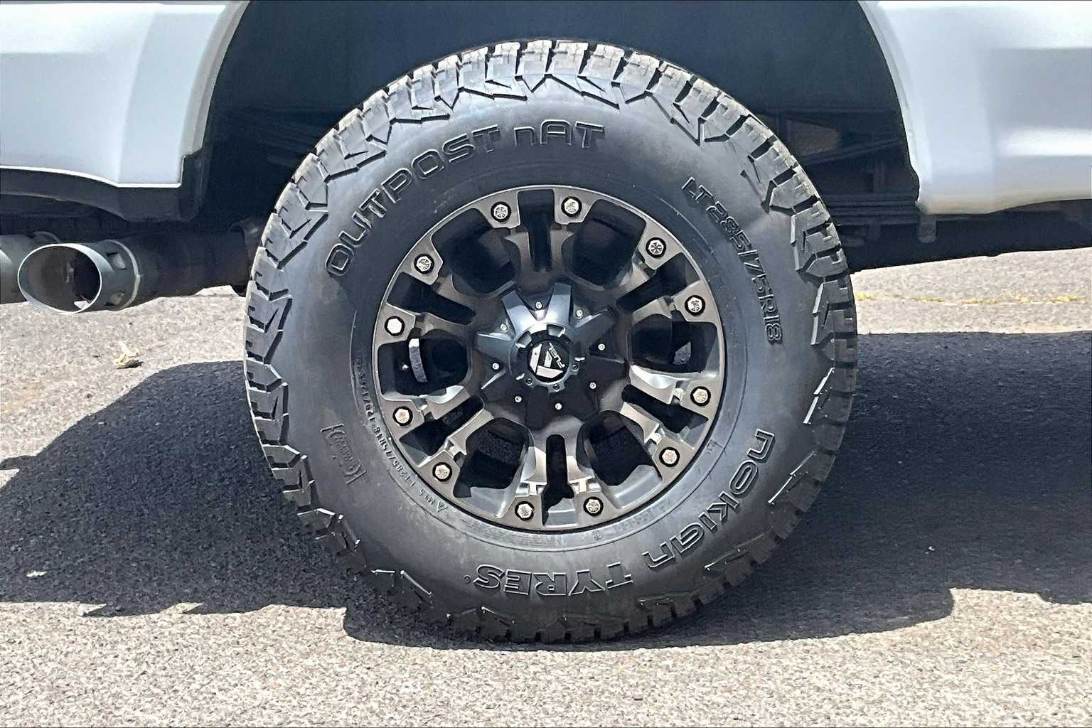 2017 Ford F-350 Lariat 36