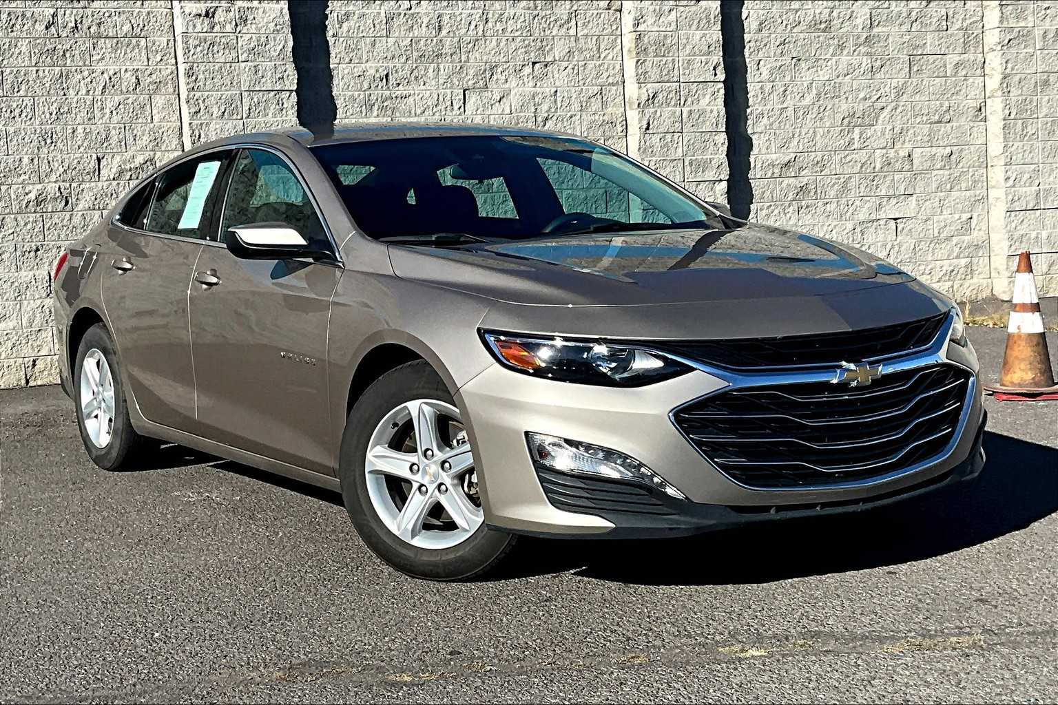 Thumbnail: 2023 Chevrolet Malibu - 21