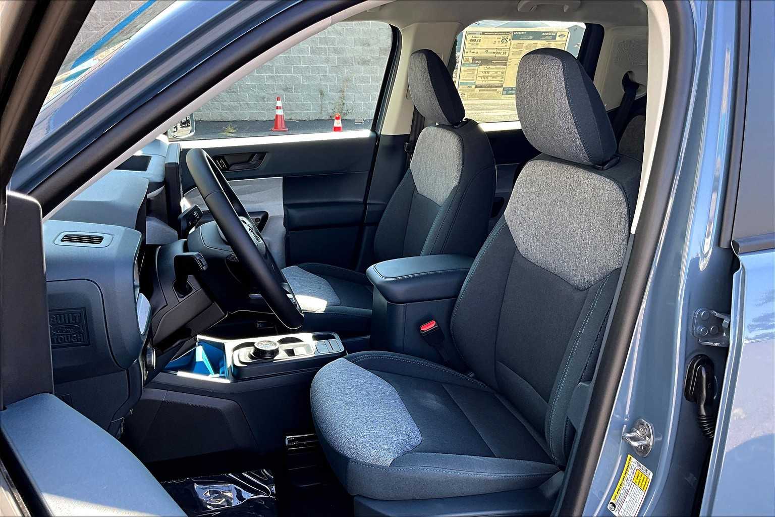 Thumbnail: 2025 Ford Maverick - 11