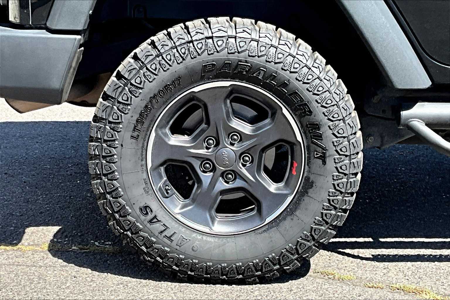 Thumbnail: 2017 Jeep Wrangler - 36